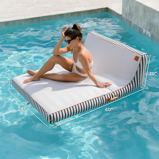 Luxurious Pool Lounger
